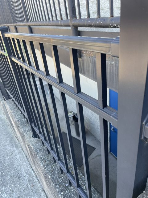 painted metal railing by 99 Dollar Painter in Middle Tennessee